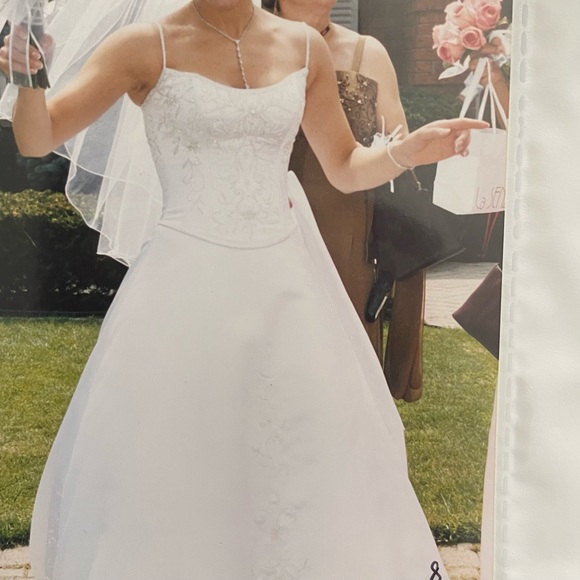 Maggie Sottero Wedding Dress - Picture 2 of 8